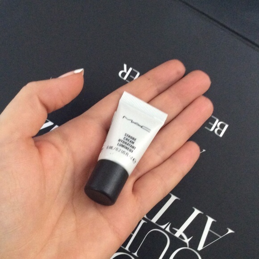 New MAC Strobe Cream - Picture 3 of 3